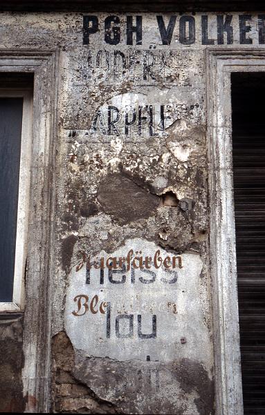 Halle, Triftstr. 6, 28.4.1998 (3).jpg - ... Haarpflege - Haarfärben - Blondieren - Heiss - lau